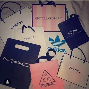 Meet your Posher, Christine